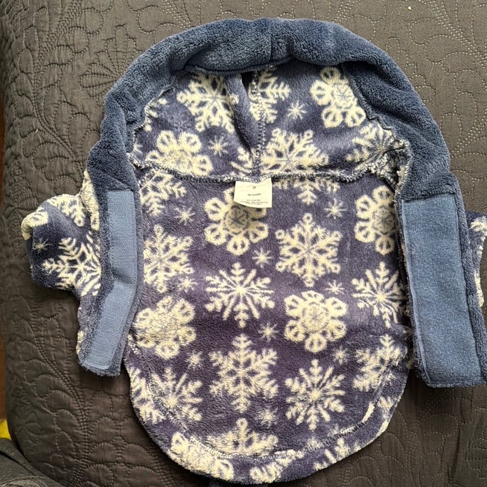 Blue Snowflake Pet Robe - Picture 3 of 4